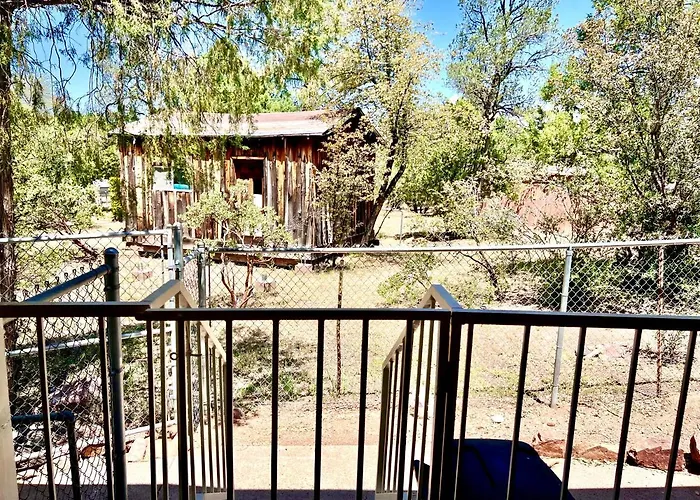 Upgraded, Stylish & Comfy 1 Bedroom/1 Bath Studio