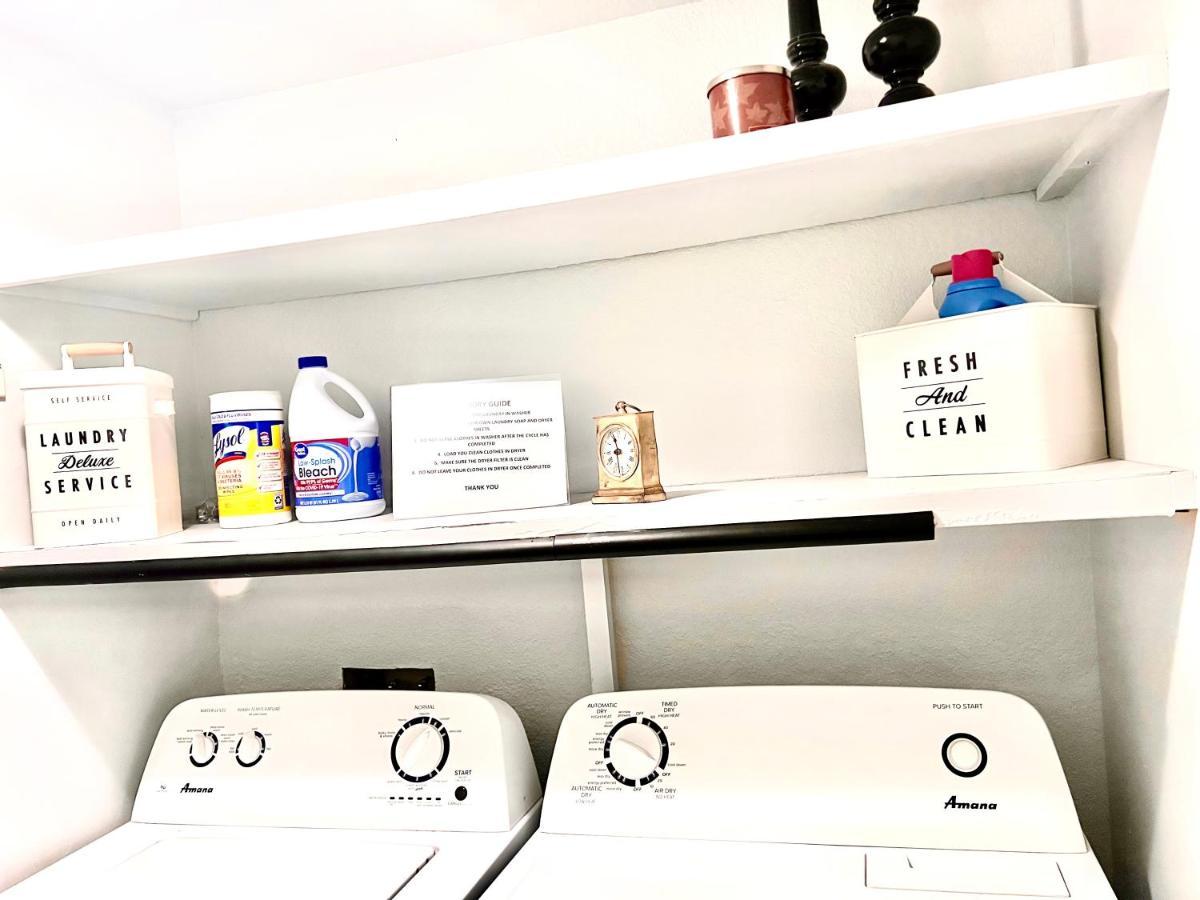 Upgraded, Stylish & Comfy 1 Bedroom/1 Bath Holiday home