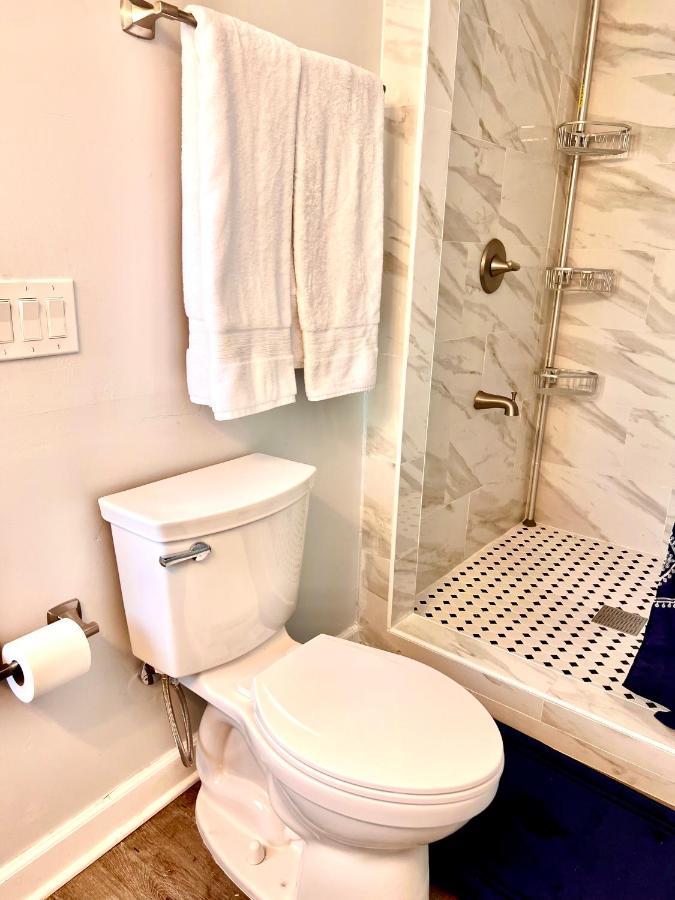Holiday home Upgraded, Stylish & Comfy 1 Bedroom/1 Bath *