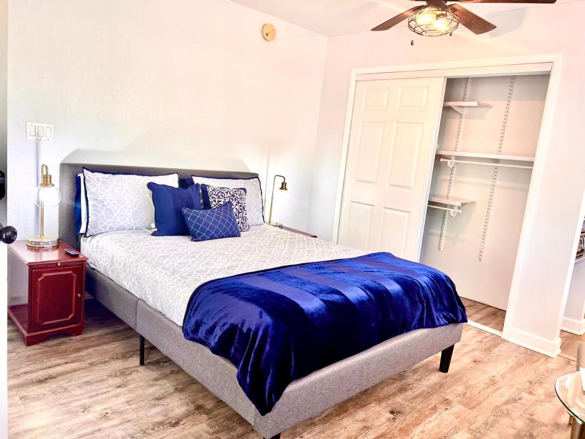 Upgraded, Stylish & Comfy 1 Bedroom/1 Bath *
