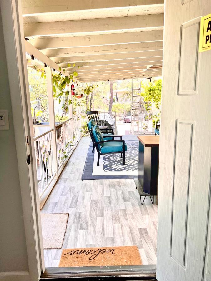 Upgraded, Stylish & Comfy 1 Bedroom/1 Bath